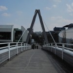 Brücke auf den Campus